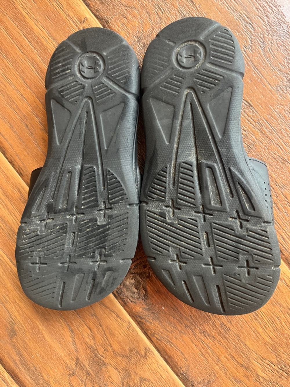 Under Armour Kids Black Slide Sandals with White Logo - 3Y - Picture 4 of 6